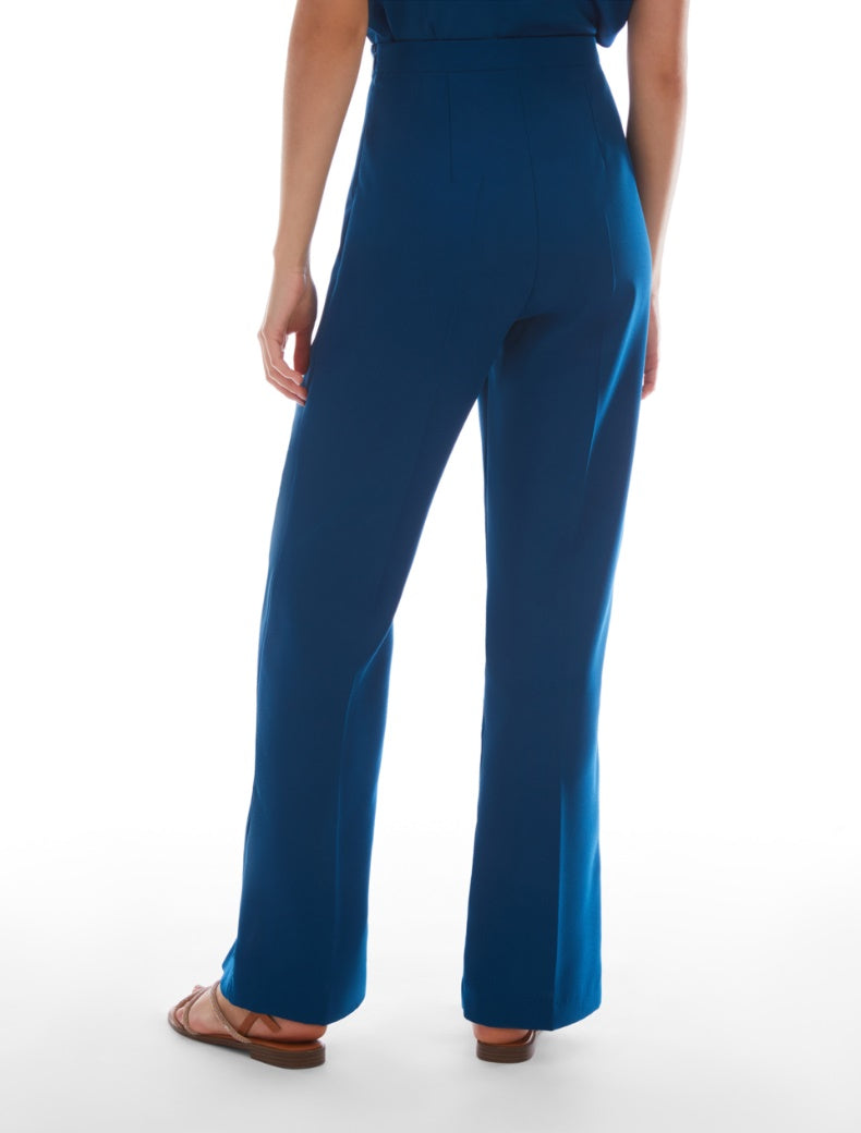 Pennyblack - Pantalone fluidi, linea diritta e morbida. Vita regolare, senza tasche, zip invisibile al fianco. Pennyblack - Pantalone fluidi, linea diritta e morbida. Vita regolare, senza tasche, zip invisibile al fianco.