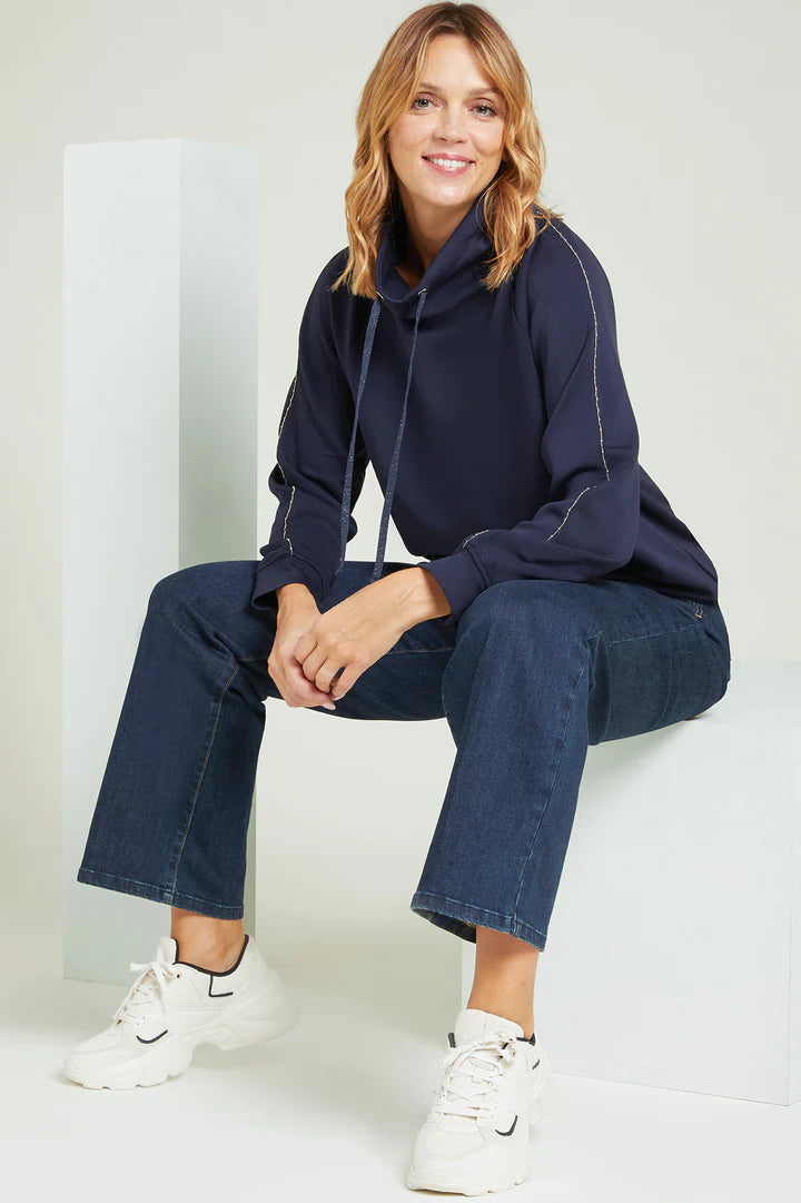 Luisa Viola - Felpa blu in scuba, manica con dettaglio. Luisa Viola - Felpa blu in scuba, manica con dettaglio.