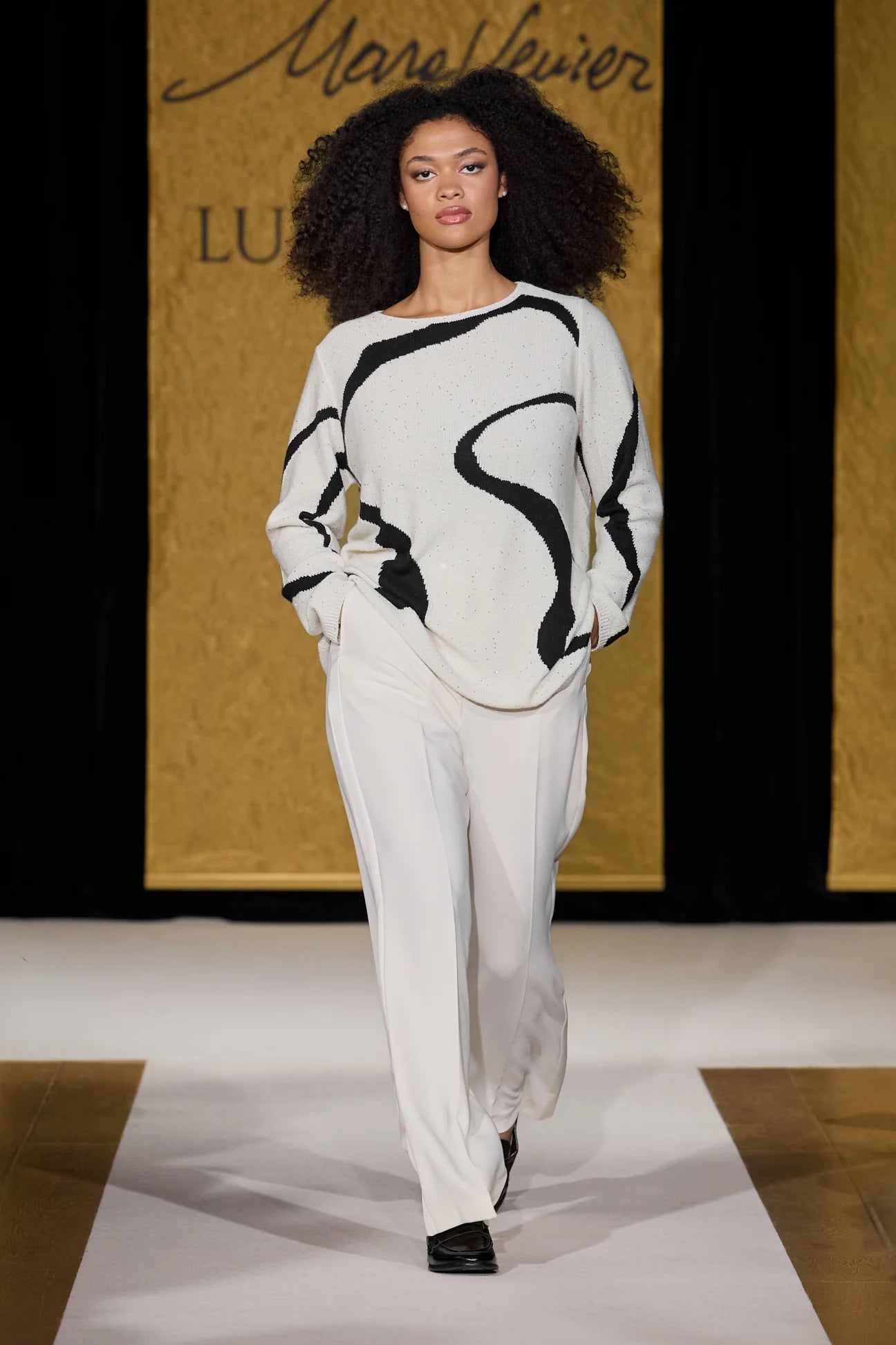 Luisa Viola - Maglia con intarsio ad onde Luisa Viola - Maglia con intarsio ad onde