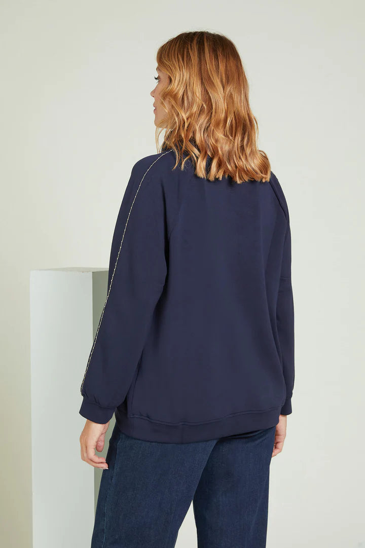 Luisa Viola - Felpa blu in scuba, manica con dettaglio. Luisa Viola - Felpa blu in scuba, manica con dettaglio.