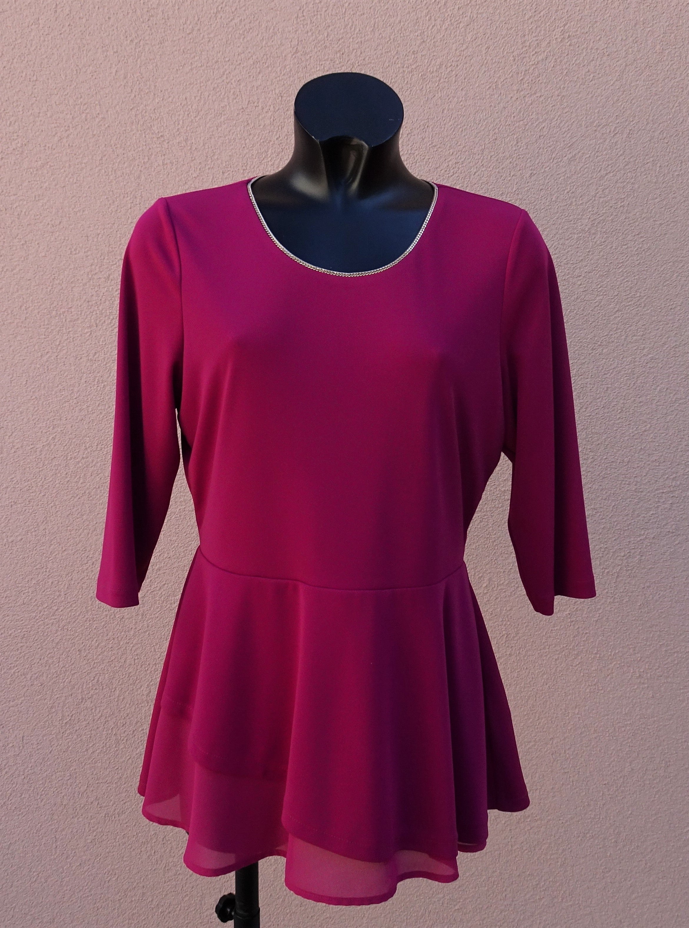 Giulia Valli - Blusa in cady, girocollo con profilo catenella, maniche tre quarti GIULIA VALLI - Camicie e bluse - shopmonicamoda