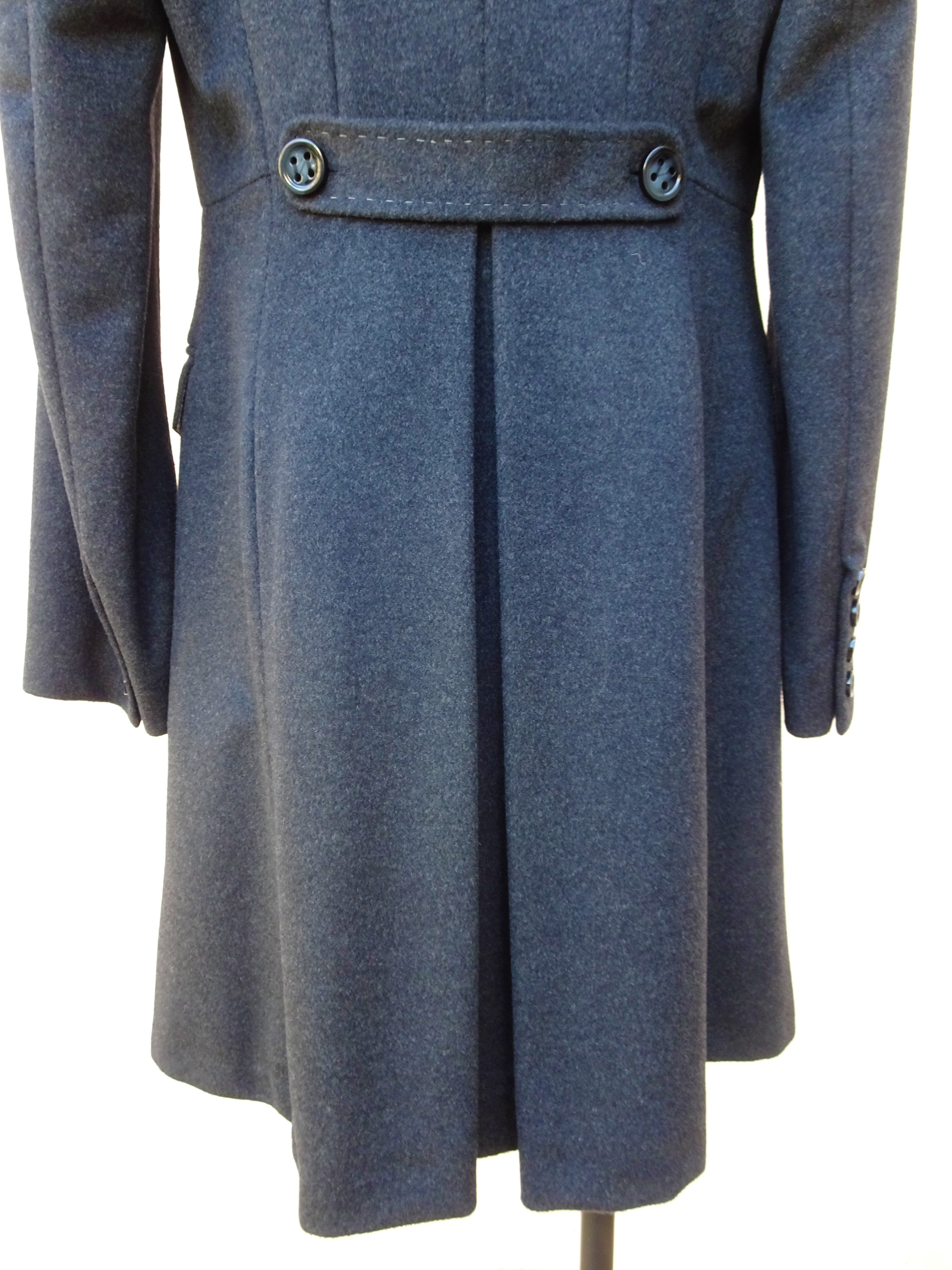 Pennyblack - Cappotto grigio, monopetto, tagliato in vita, svasato sul fondo, tasche con pateletta PENNYBLACK - Cappotti e giacche - shopmonicamoda