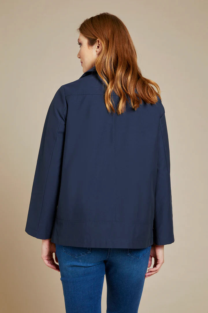 Luisa Viola - Trench blu in tessuto tecnico. Chiusura con bottoni. Collo a rever. Luisa Viola - Trench blu in tessuto tecnico. Chiusura con bottoni. Collo a rever. - shopmonicamoda