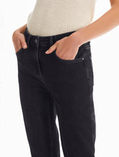 Carica l&#39;immagine nel visualizzatore di Gallery, Pennyblack - Jeans regular fit in demin comfort. Taglio a vita media con vestibilita&#39;regolare. Design cinque tasche.
