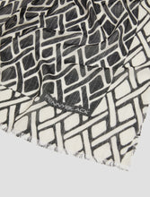 Carica l&#39;immagine nel visualizzatore di Gallery, Pennyblack - Stola a fantasia con lurex, nero
