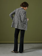 Carica l&#39;immagine nel visualizzatore di Gallery, Pennyblack - Blazer in jersey a stuoia bicolore nero, sfoderata
