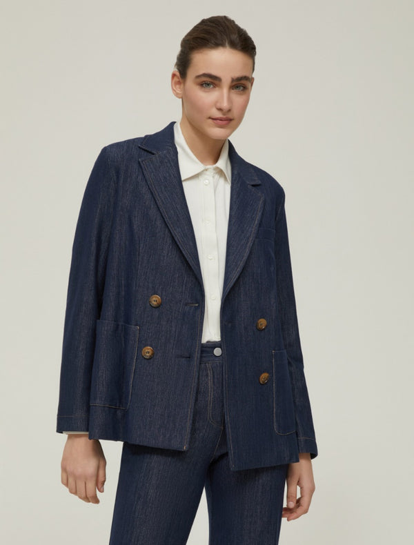 Pennyblack - Giacca in jersey effetto denim nero, taglio doppiopetto, tasche applicate, spacco sul retro, capo sfoderato.