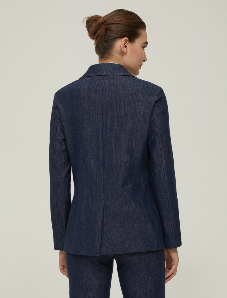 Pennyblack - Giacca in jersey effetto denim nero, taglio doppiopetto, tasche applicate, spacco sul retro, capo sfoderato.