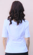 Carica l&#39;immagine nel visualizzatore di Gallery, Diana Gallesi - T-shirt bianca cotone elasticizzato, mezze maniche
