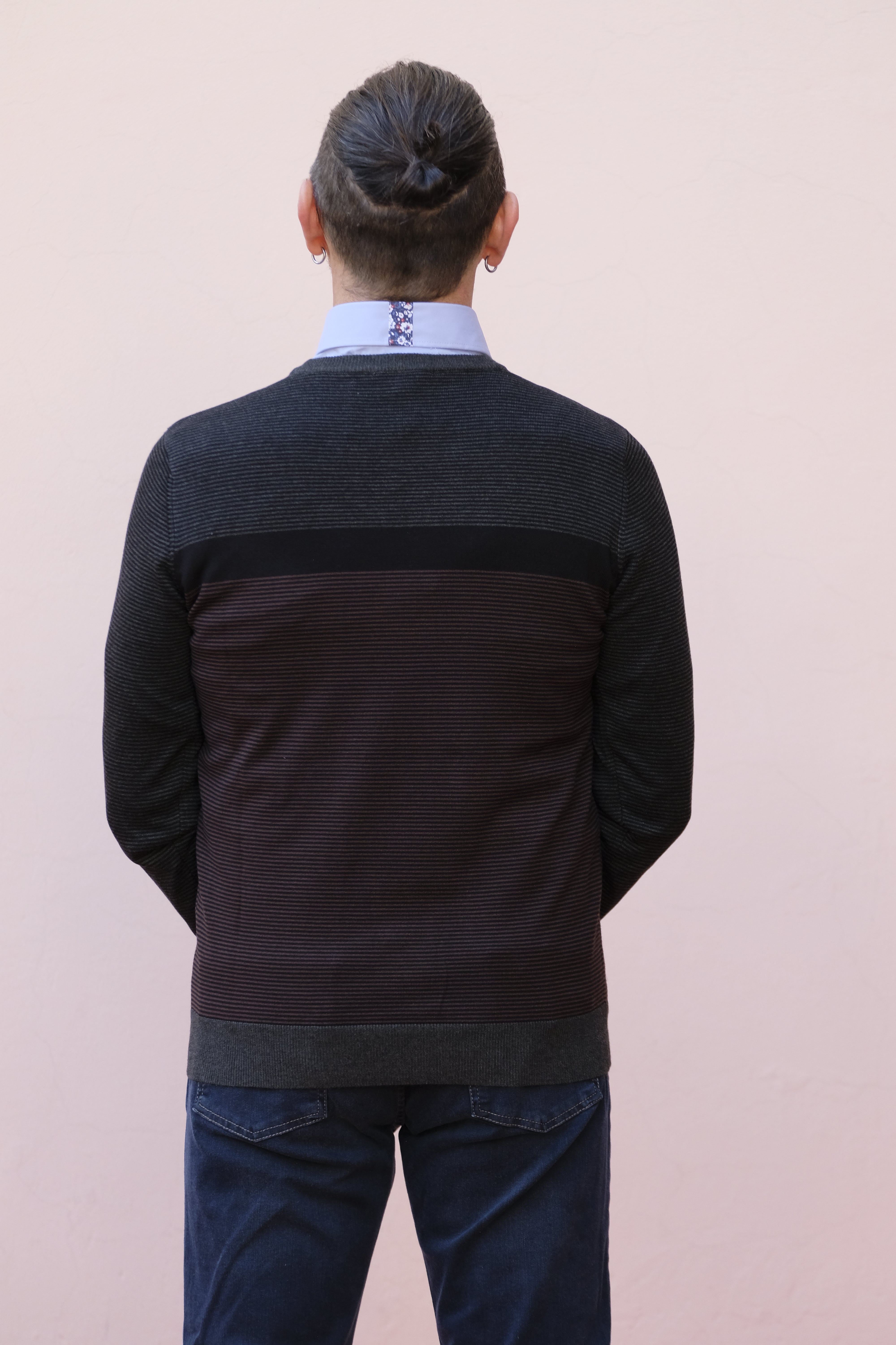 Nerovago - Girocollo riga tono su tono nero e marrone - shopmonicamoda