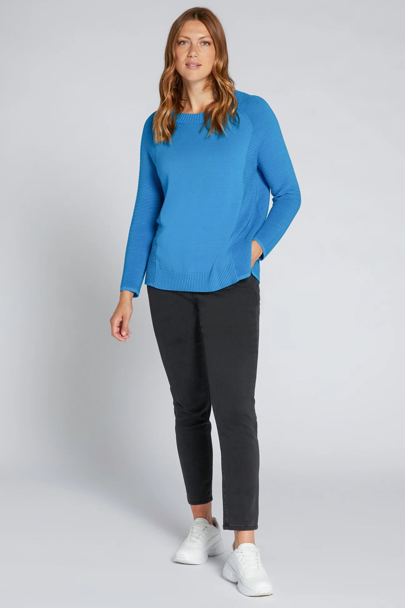 Luisa Viola - Maglia misto seta, turchese, girocollo, spacchi  laterali. - shopmonicamoda