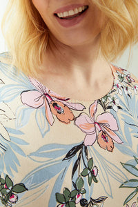 Luisa Viola - Maglia girocollo di viscosa, disegno floreale, mezza manica, linea leggermente affiancata