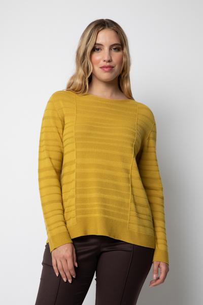 Giulia Valli - Maglia color ocra in lana merinos, taglio diritto, scollo a barchetta.