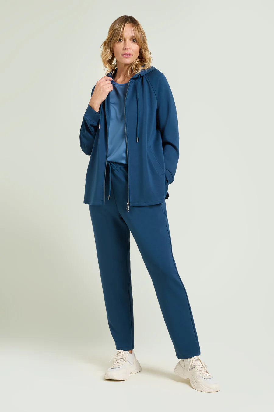 Luisa Viola - Felpa in jersey scuba con cappuccio color blu pavone.