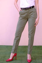 Carica l&#39;immagine nel visualizzatore di Gallery, Diana Gallesi - Pantalone verde, puro cotone, tasche alla francese - shopmonicamoda
