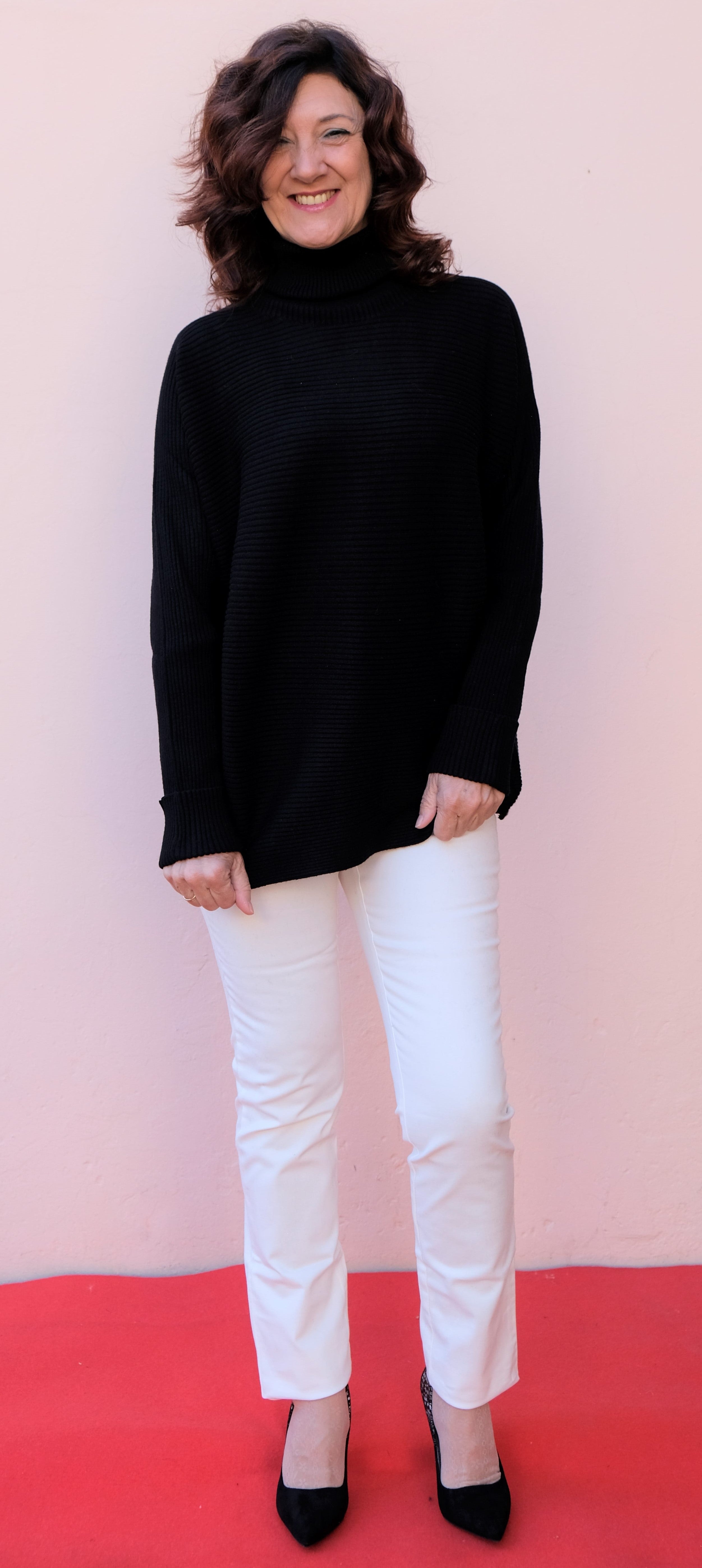 Diana Gallesi - Maglia dolcevita a costine color nero - shopmonicamoda