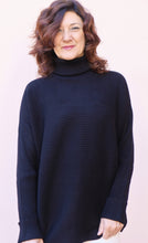 Carica l&#39;immagine nel visualizzatore di Gallery, Diana Gallesi - Maglia dolcevita a costine color nero - shopmonicamoda
