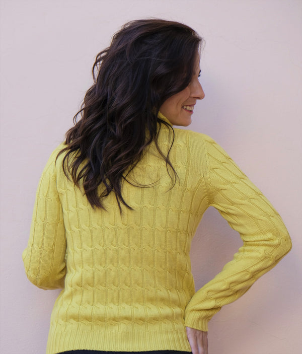 Linea Cinque - Dolcevita giallo ocra a trecce, lana merinos - shopmonicamoda