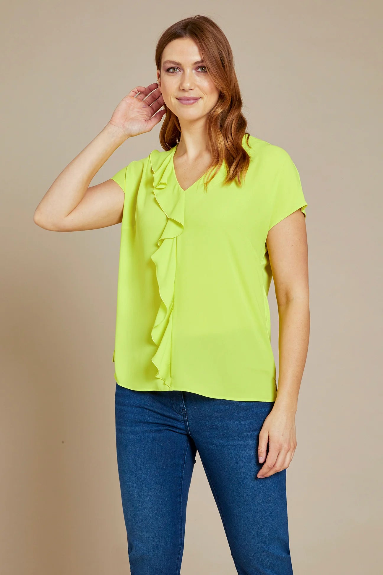 Luisa Viola - Blusa verde acido, taglio diritto, manica chimono con volant - shopmonicamoda